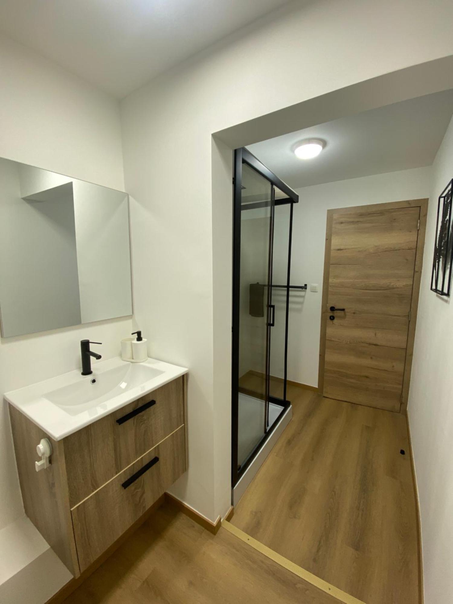 1-D011 Superbe Appartement Spacieux Tres Calme Charleroi Zewnętrze zdjęcie